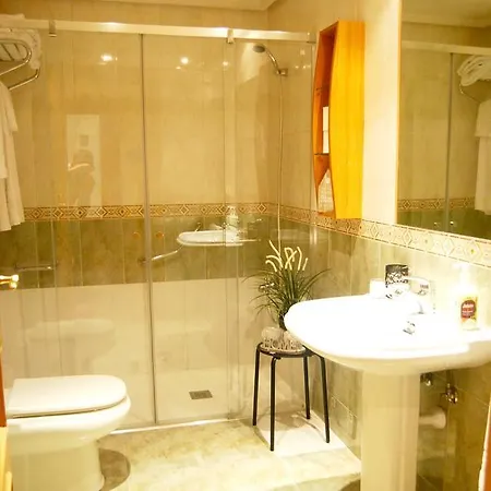 Turisticos Arch Apartment Leon